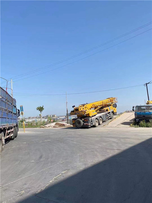 霍城县25吨吊车的租赁价格大概是多少？