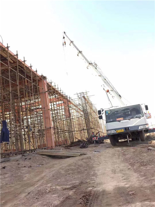 霍城县25 吨、50 吨吊车怎么选？多大重量 / 半径适合对应车型？