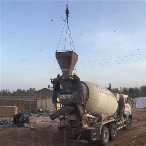 霍城县“精准瞄准”—— 吊车的 “定位导航” 技术