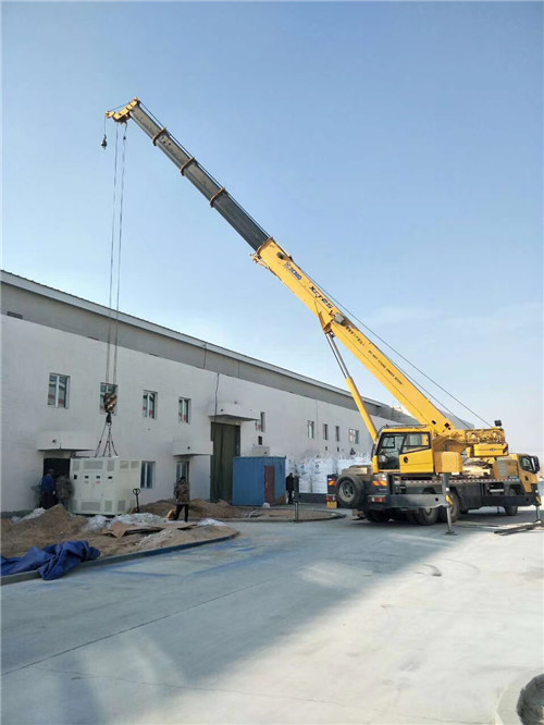 霍城县“超载就喊停”—— 吊车的 “重量保镖” 技术